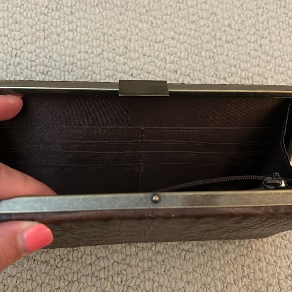 Crocodile pattern clutch - Picture 4 of 5